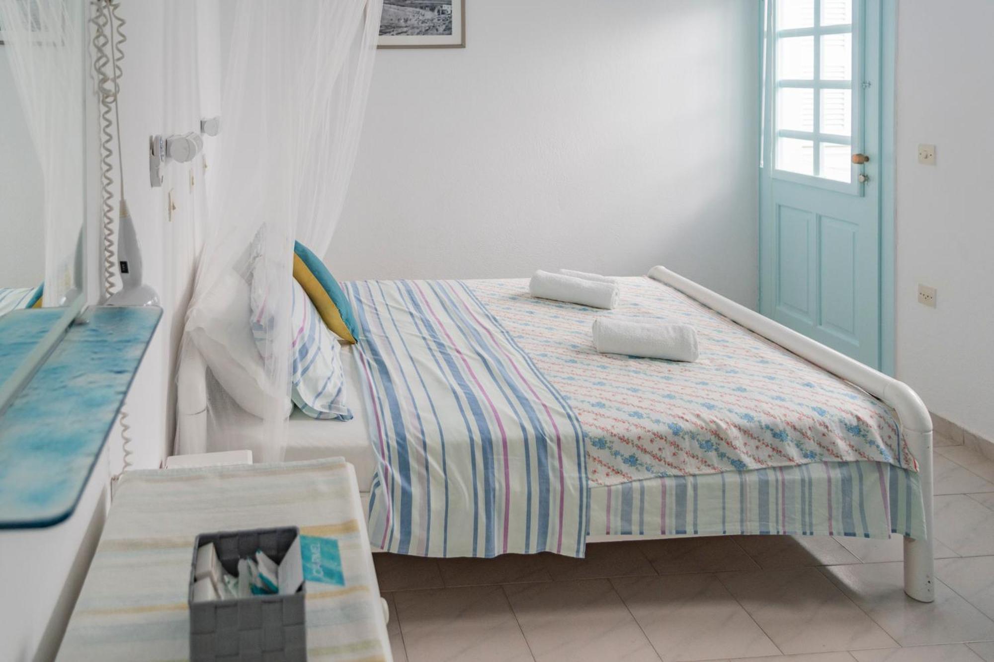 Paroscarmel Studio-Apartment Logaras Rum bild